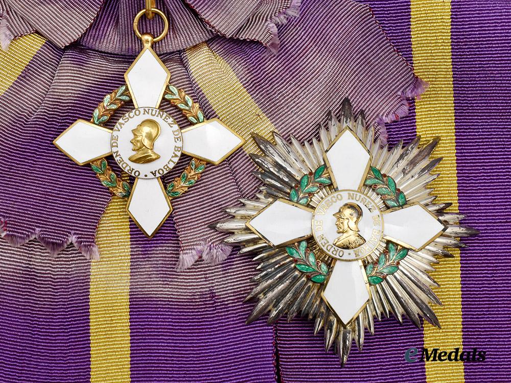 panama,_republic._an_order_of_vasco_nuñez_de_balboa,_grand_cross_set___m_n_c6875