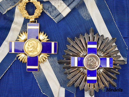 el_salvador,_republic._a_national_order_of_josé_matías_delgado,_grand_cross_set___m_n_c7089