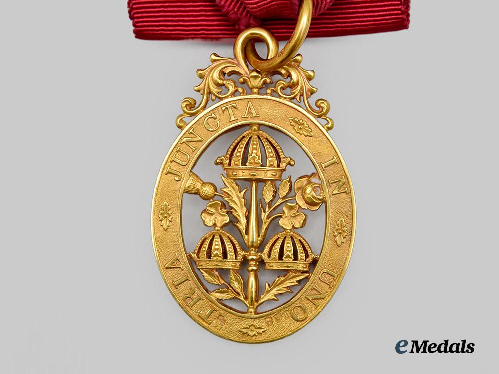 united_kingdom._a_most_united_kingdom._a_most_honourable_order_of_the_bath_in_gold,_knight_commander_set,_civil_division_honourable_order_of_the_bath_in_gold,_knight_commander_set,_civil_division___m_n_c7148