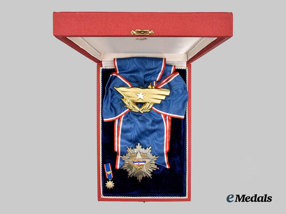 yugoslavia,_republic._a_cased_order_of_the_yugoslav_flag,_i._class_grand_cross,_c.1960___m_n_c7345