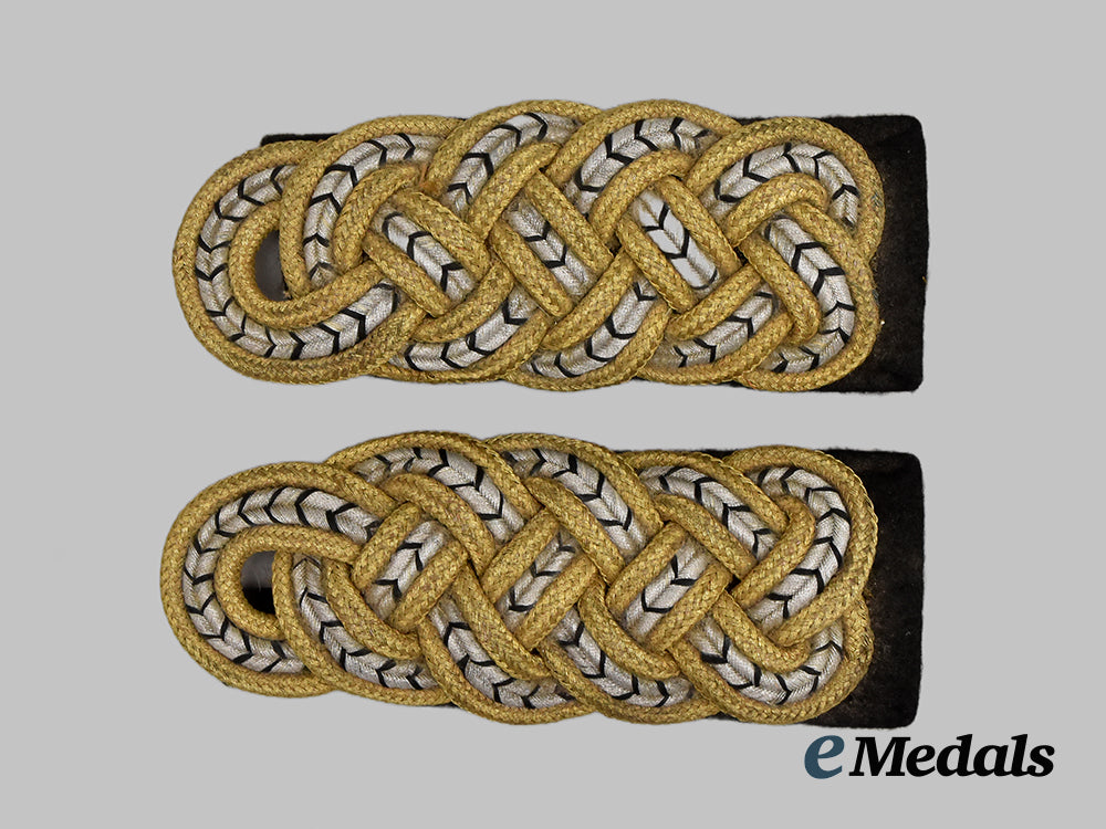 germany,_r_a_d._a_rare_set_of_generalarbeitsführer_shoulder_boards___m_n_c7424