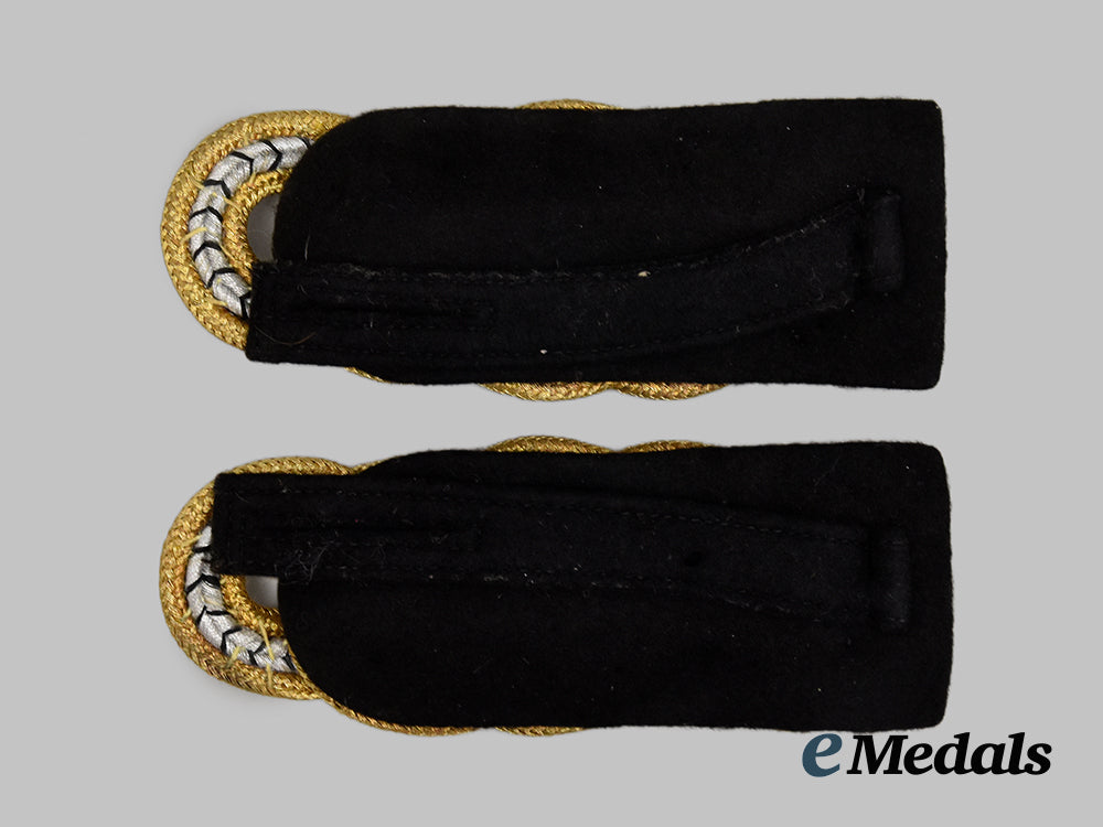 germany,_r_a_d._a_rare_set_of_generalarbeitsführer_shoulder_boards___m_n_c7425