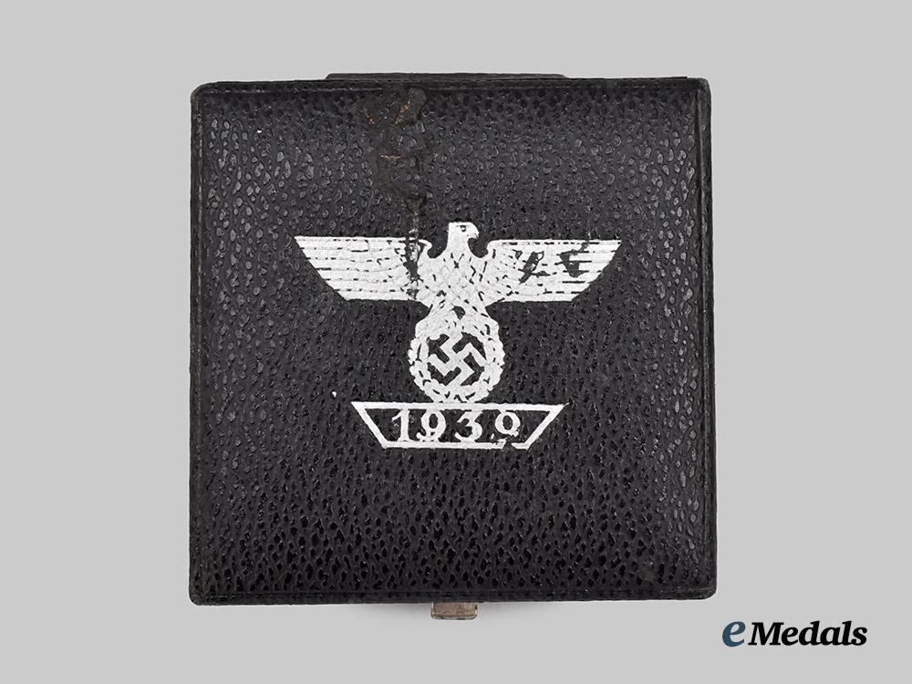 germany,_wehrmacht._a1939_clasp_to_the_iron_cross_i_class,_type_a_with_case,_by_b._h._mayer___m_n_c7510