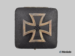 Germany, Wehrmacht. A 1939 Iron Cross I Class, with Case, by Rudolf Souval