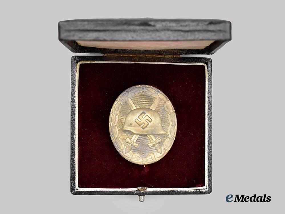 germany,_wehrmacht._a_gold_grade_wound_badge,_with_case,_by_the_vienna_mint___m_n_c7569