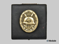 Germany, Wehrmacht. A Gold Grade Wound Badge, with Case, by the Vienna Mint