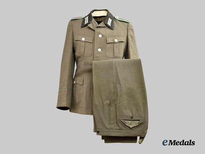 germany,_democratic_republic._a_mixed_lot_of_uniforms___m_n_c8112