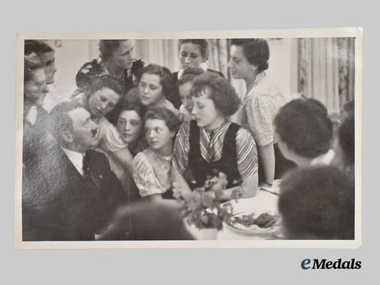 germany,_third_reich._a_candid_photograph_of_a_h_with_female_supporters,_from_the_hoffmann_studio___m_n_c8120