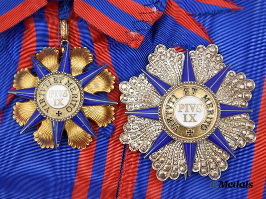 vatican,_papal_state._an_order_of_pius_i_x,_grand_cross_set,_c.1930___m_n_c8521