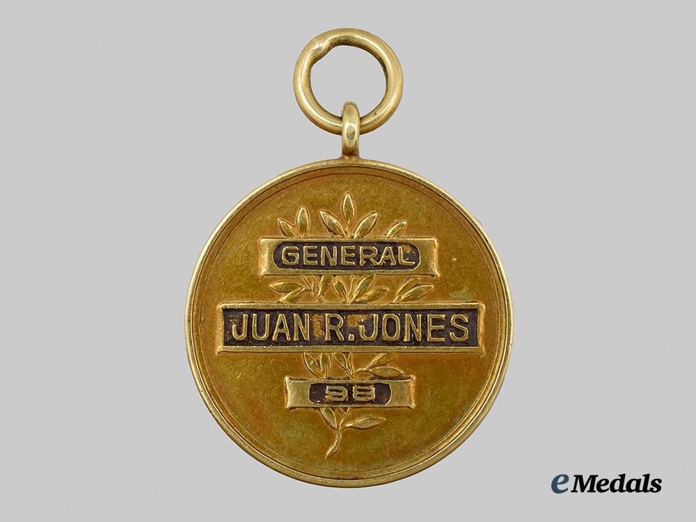 argentina,_republic._an18kt_gold_armed_forces_medal_to_general_juan._r_jones___m_n_c8524