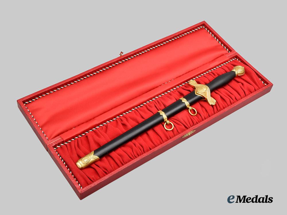 hungary,_republic._a_defence_forces_presentation_dagger1992,_cased___m_n_c8536