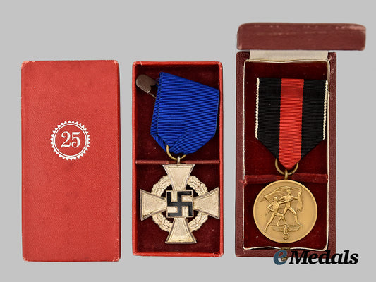 germany,_third_reich._a_pair_of_service_decorations___m_n_c8848