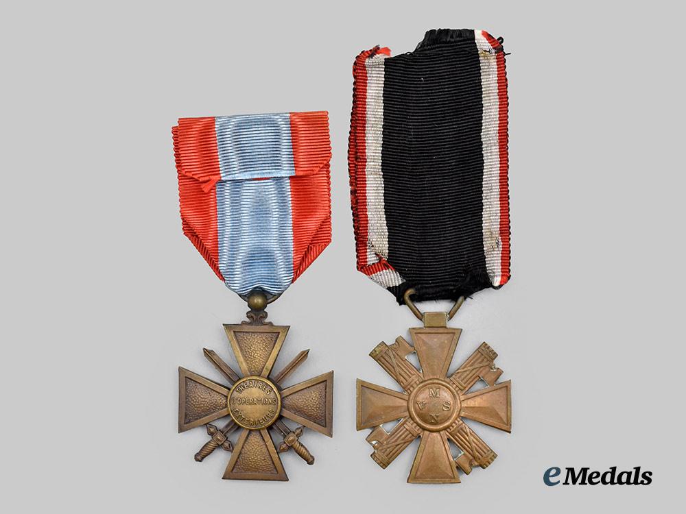 europe._a_pair_of_medals_and_decorations___m_n_c8994