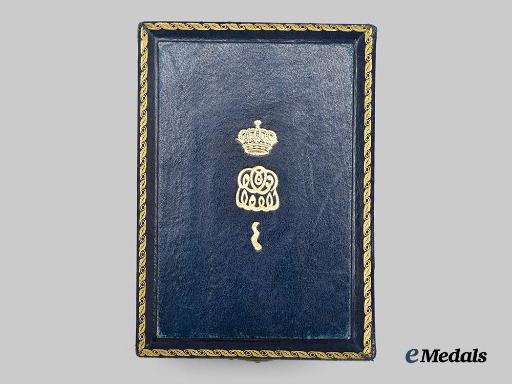 egypt,_republic._an_order_of_the_nile,_officers_cross_in_case,_by_lattes___m_n_c9164