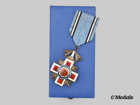 estonia,_independent_democratic_nation._an_order_of_merit_of_the_estonian_red_cross,_by_roman_tavast___m_n_c9254