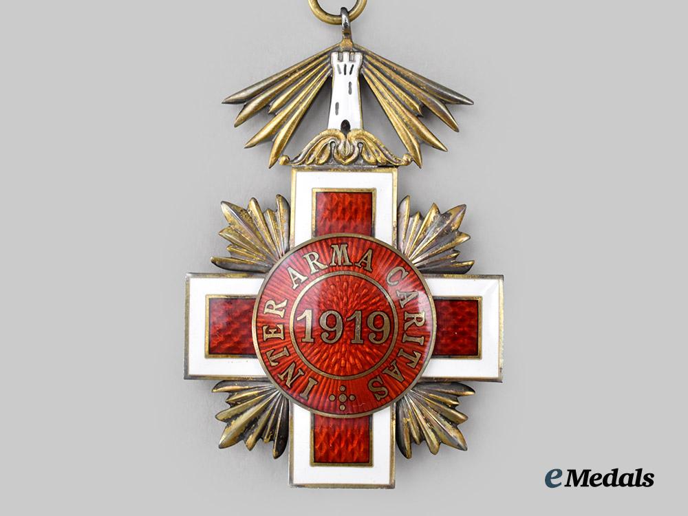 estonia,_independent_democratic_nation._an_order_of_merit_of_the_estonian_red_cross,_by_roman_tavast___m_n_c9259