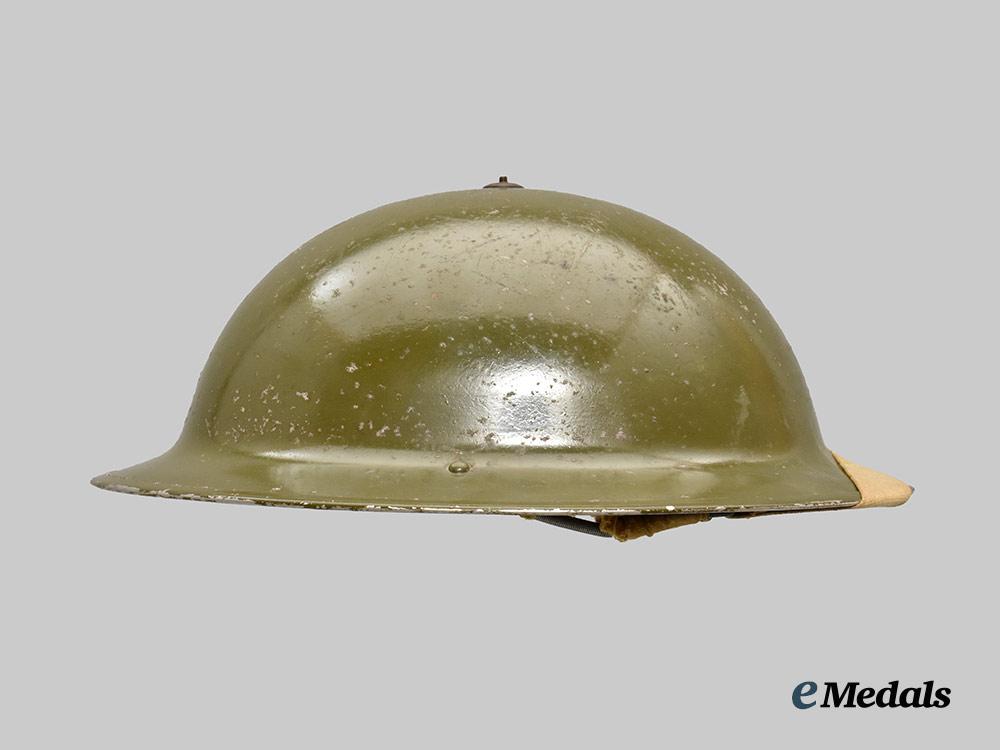 canada,_dominion._a_mark_i_i_brodie_steel_helmet,_type_i_i,_by_the_canadian_motor_lamp_co.,_c.1942___m_n_c9430