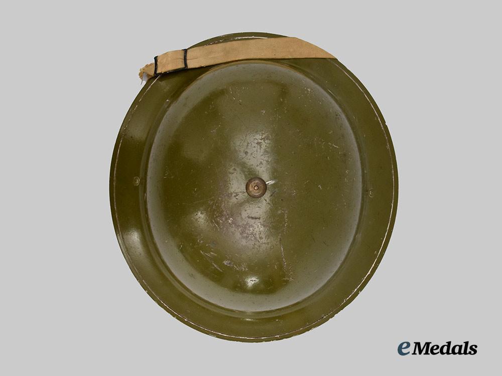 canada,_dominion._a_mark_i_i_brodie_steel_helmet,_type_i_i,_by_the_canadian_motor_lamp_co.,_c.1942___m_n_c9434