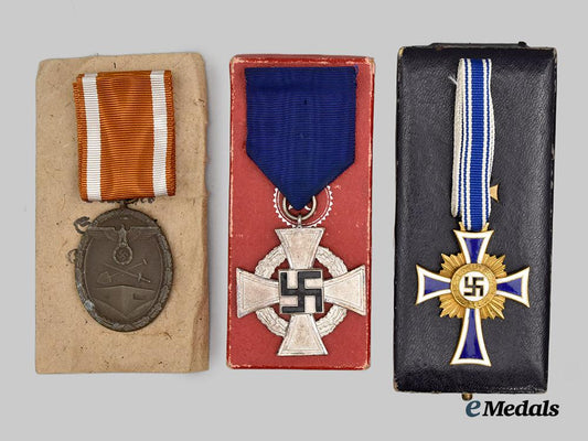 germany,_third_reich._a_mixed_lot_of_awards,_with_cases___m_n_c9495