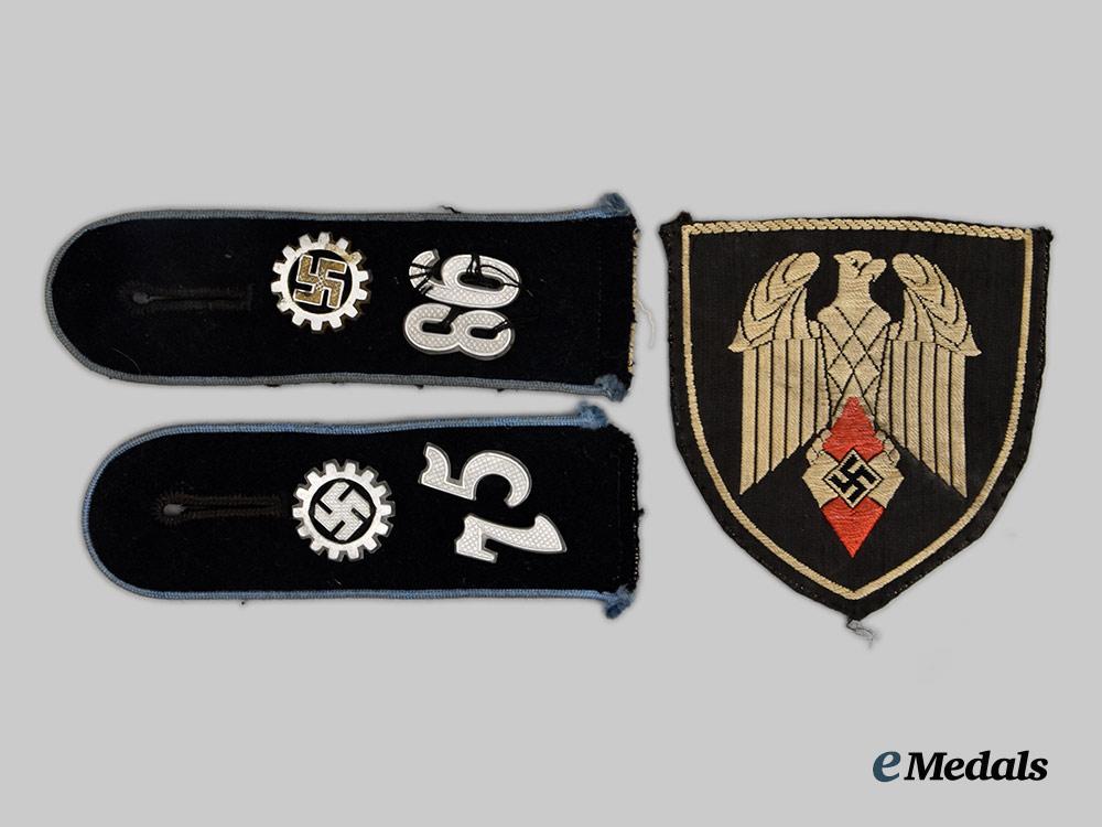 germany,_third._a_mixed_lot_of_insignia___m_n_c9633