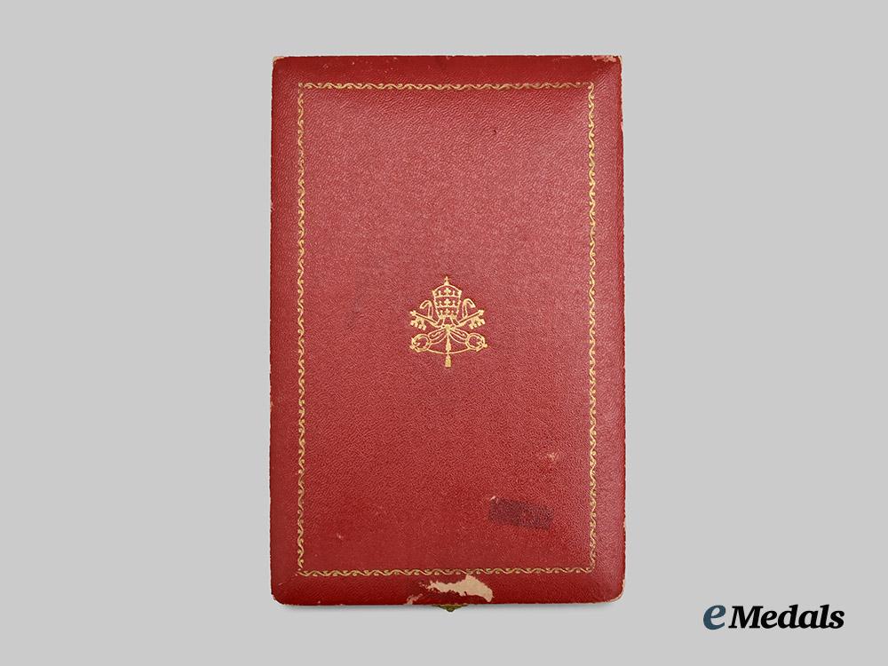 vatican,_papal_state._a_cased_order_of_st._gregory_the_great,_i_i._class_knight_commander_for_military_merit,_c.1910___m_n_c9870