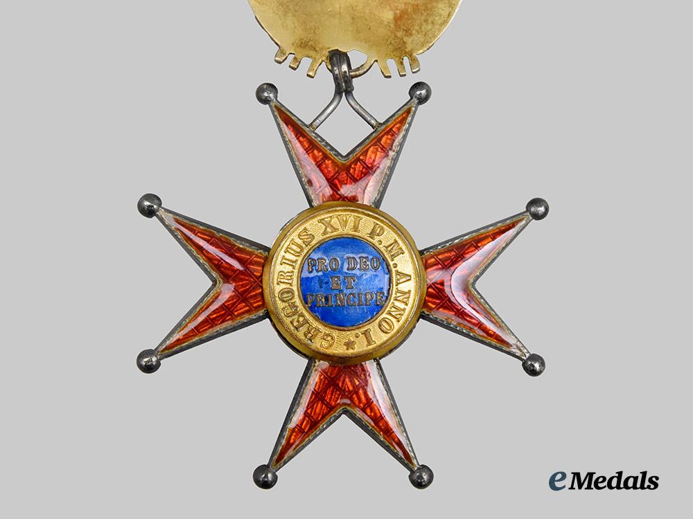 vatican,_papal_state._a_cased_order_of_st._gregory_the_great,_i_i._class_knight_commander_for_military_merit,_c.1910___m_n_c9880