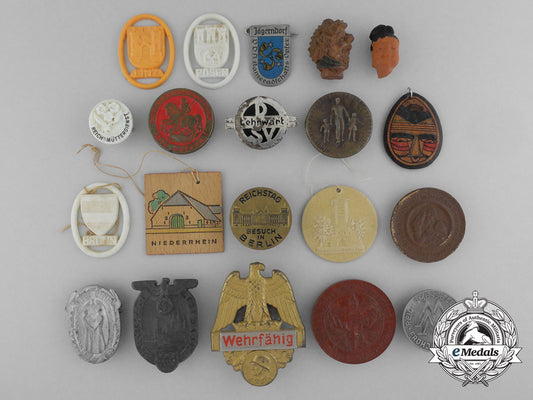 germany,_third_reich._twenty_two_war_period_tinnies_and_badges_a_0103_1_1