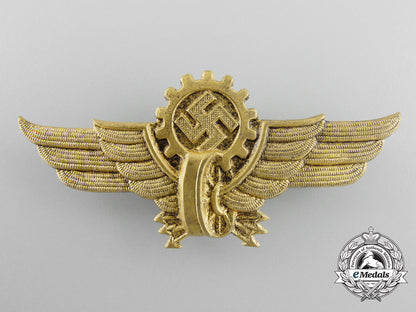 a_daf_cap_badge_for_officers_a_2012