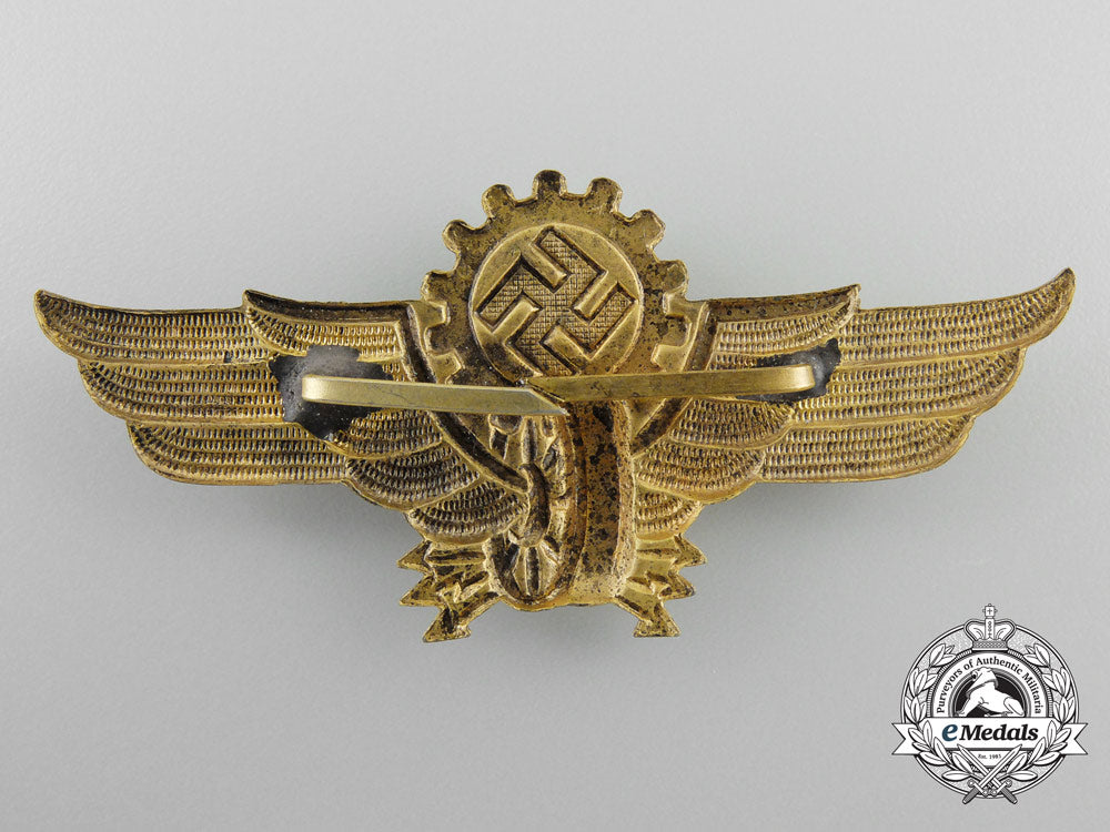 a_daf_cap_badge_for_officers_a_2013