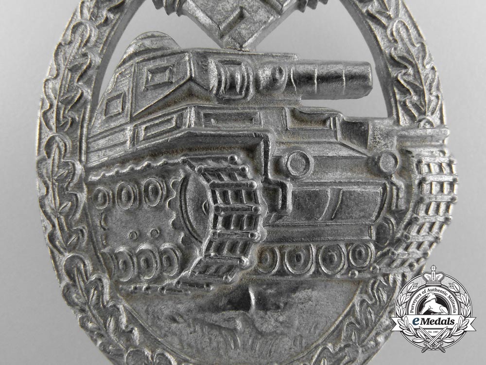 a_silver_grade_tank_badge_a_6532