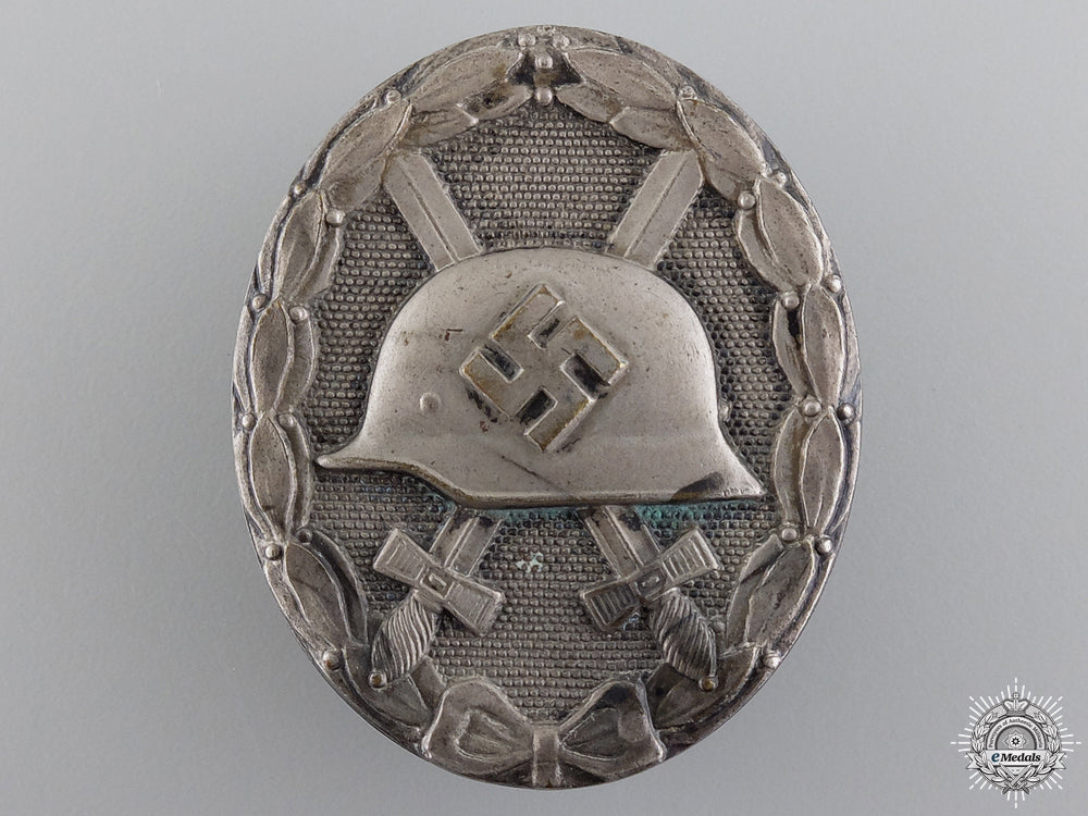 a_silver_grade_second_war_wound_badge_a_silver_grade_s_54a2fb44b8818