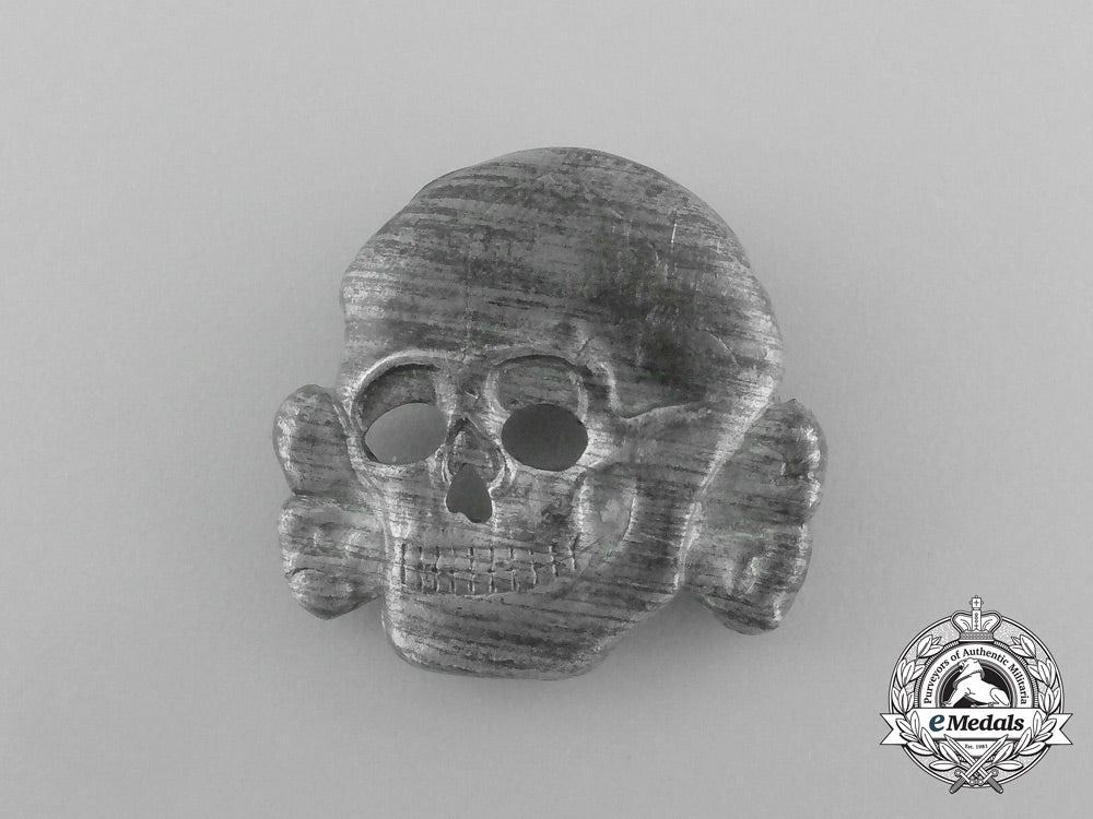 a_late_second_pattern(1934-1945)_waffen-_ss_visor_skull_aa_4020