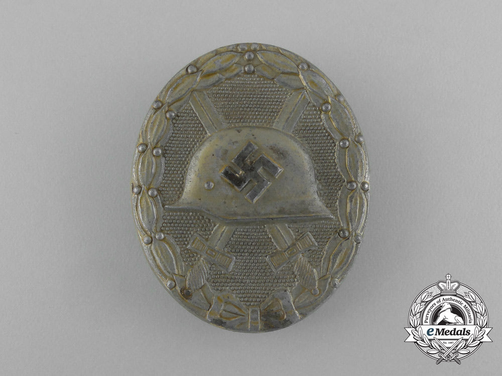 a_second_war_german_silver_grade_wound_badge_by_karl_wild_aa_5958