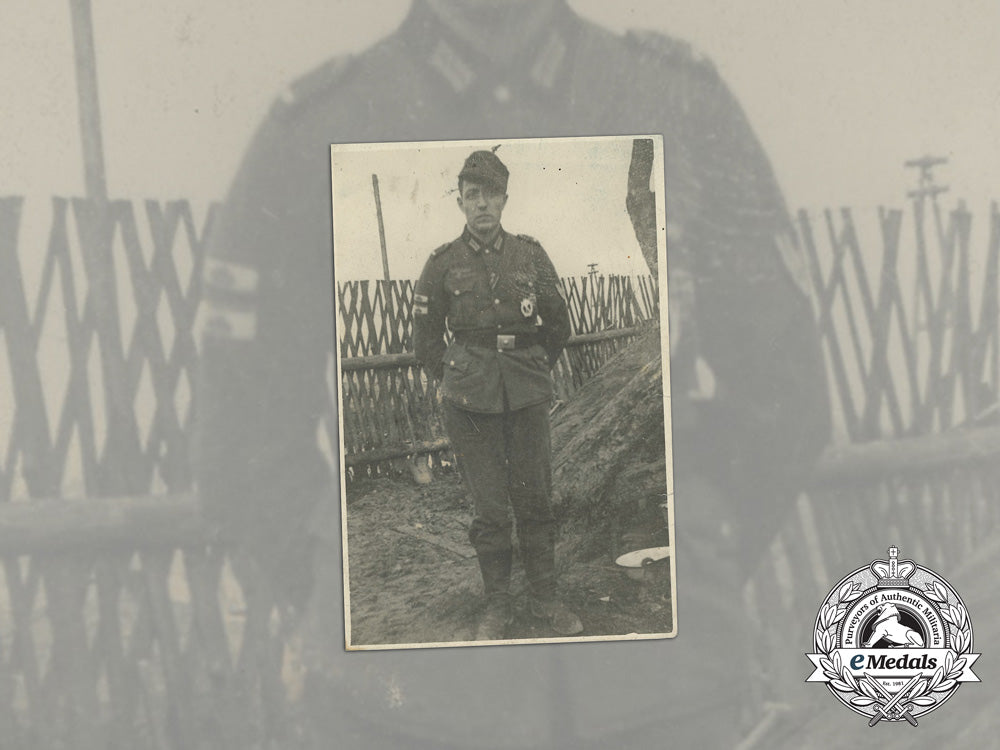 a_wartime_photo_of_an_obergefreiter_with_two_tank_destruction_badges_aa_9126