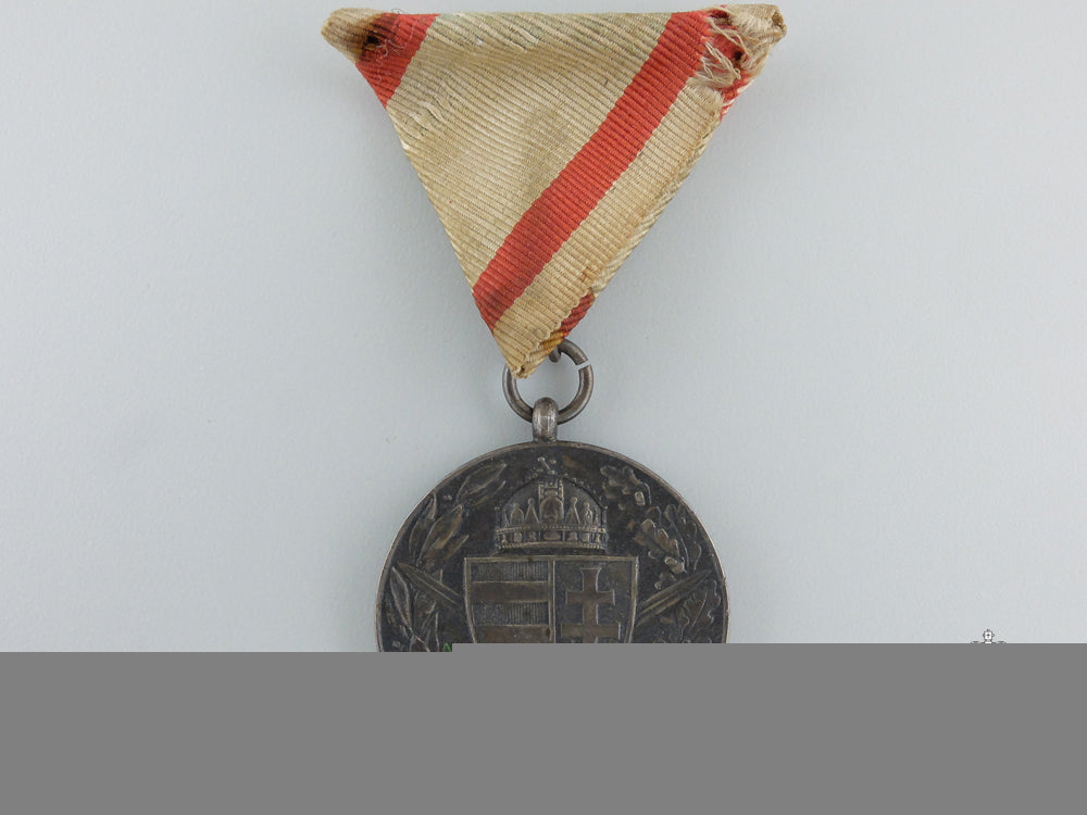 a_first_war_hungarian_commemorative_medal_in_case_b_471