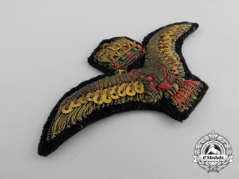 a_second_war_hungarian_air_force_officer's_cap_badge_b_7617