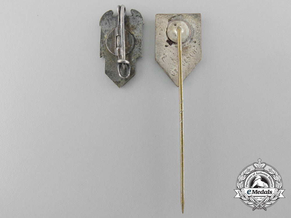 two_honour_of_the_colonial_bund_stickpins_b_8665