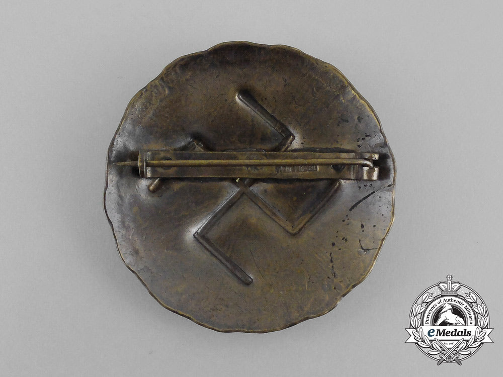 a_third_reich_period_german_swastika_runic_badge_bb_0077