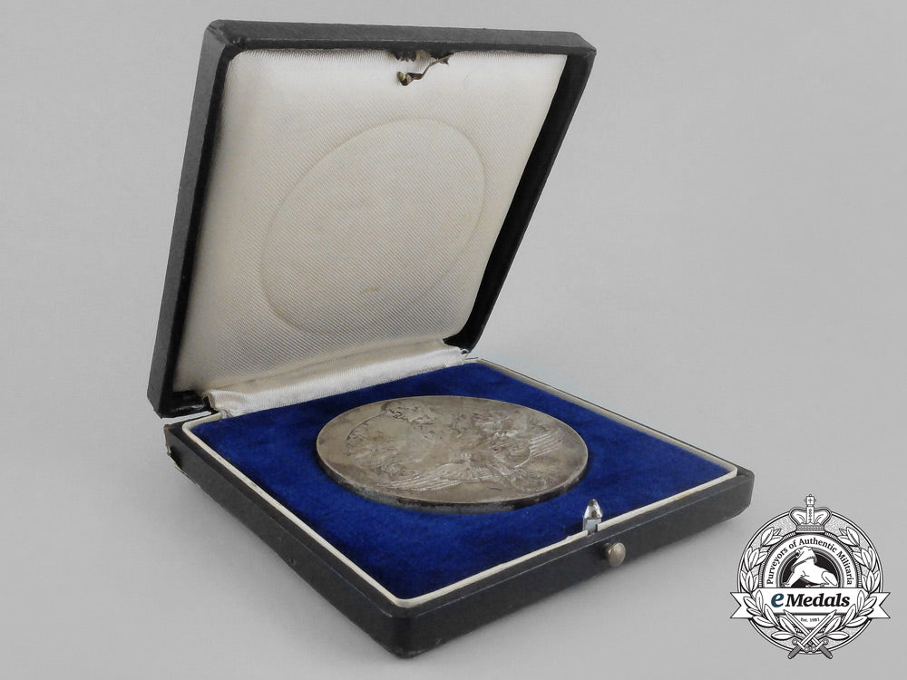 a_second_war_german_cased_chamber_of_industry_and_trade_table_medal_for_long_loyal_labour_bb_1539