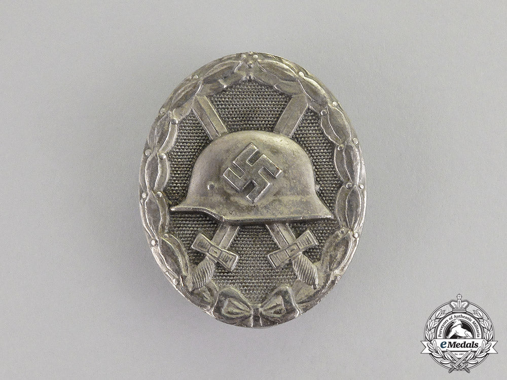 germany._a_silver_grade_wound_badge_by_b.h._mayer_of_pforzheim_c17-5722