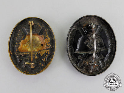 germany._two_second_war_black_grade_wound_badges_c17-5844