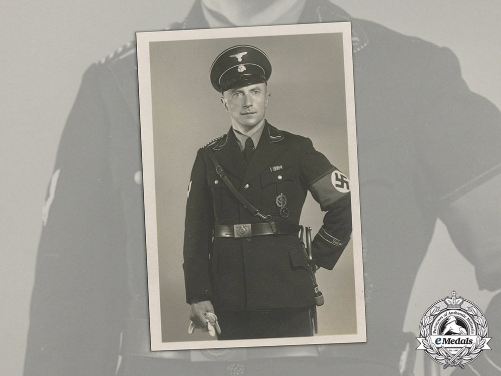 germany._an_early_studio_portrait_of_an_ss-_sturmmann_of_allgemeine_ss_district_southwest_c17-8897