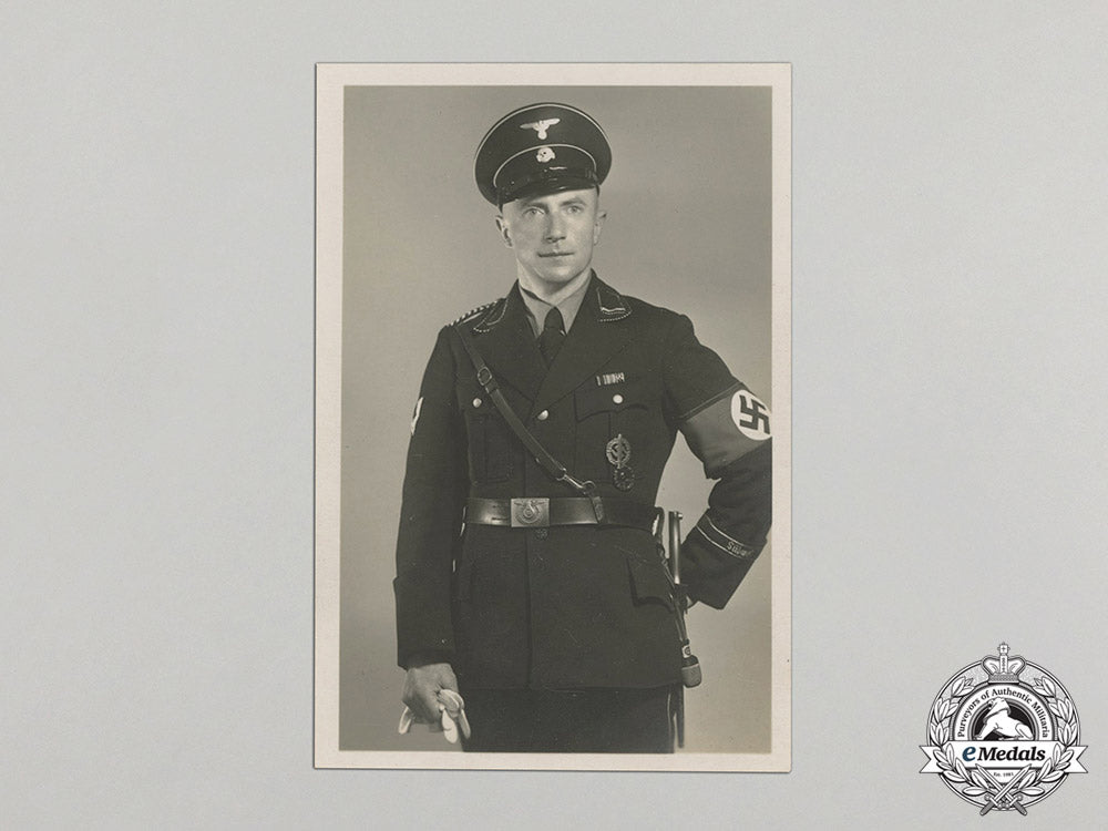 germany._an_early_studio_portrait_of_an_ss-_sturmmann_of_allgemeine_ss_district_southwest_c17-8898