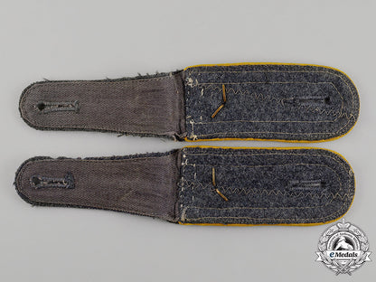 germany._a_luftwaffe_flyer_feldwebel_rank_shoulder_straps_c18-012312