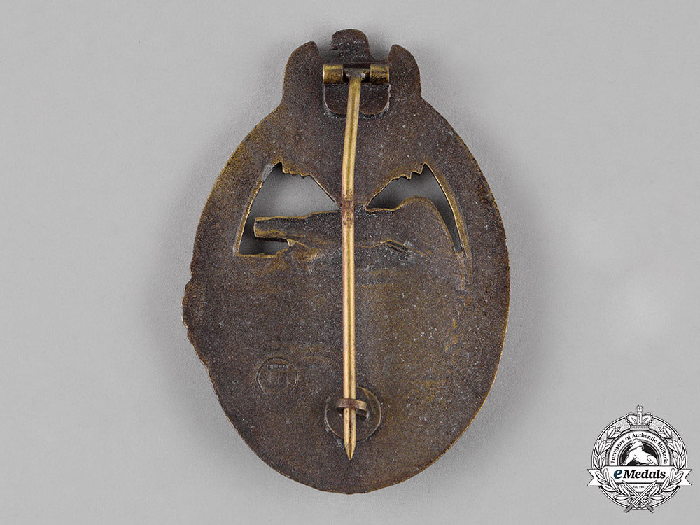 germany._a_tank_badge,_bronze_grade,_by_ferdinand_wiedmann_c18-014713