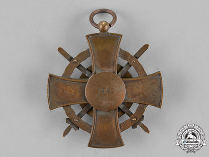 hungary,_regency._order_of_the_holy_crown,_bronze_cross_with_wd_and_swords,1943_c18-018539