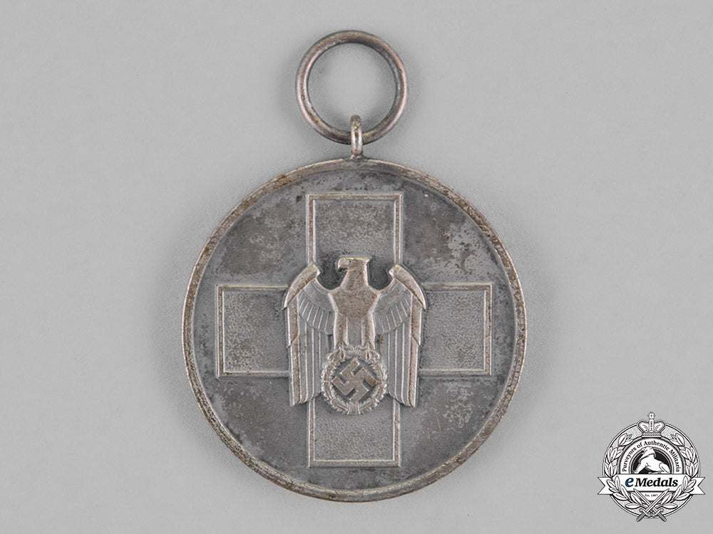 germany._a_social_welfare_medal_c18-021383_1