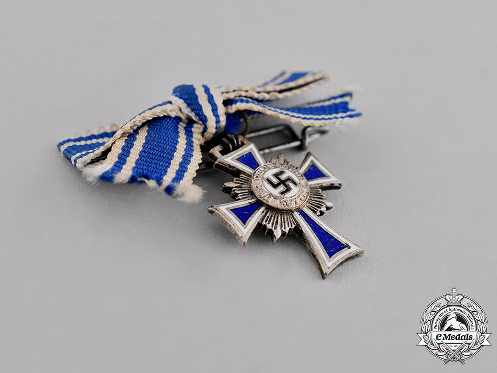 germany._a_silver_grade_mother’s_cross;_miniature_on_a_ladies_ribbon_c18-022965