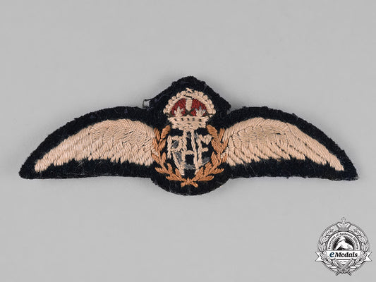 canada._a_royal_canadian_air_force(_rcaf)_pilot_wing_with"_c"_added_c18-025728