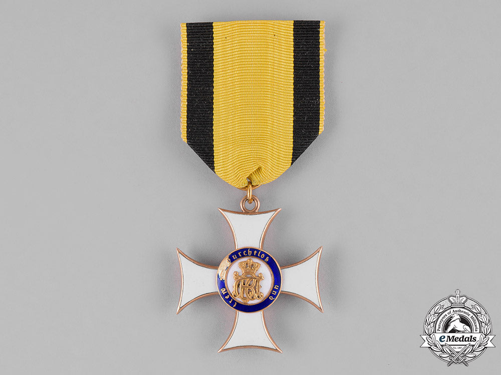 württemberg,_kingdom._a_military_merit_order_in_gold,_knight’s_cross,_c.1914_c18-029309